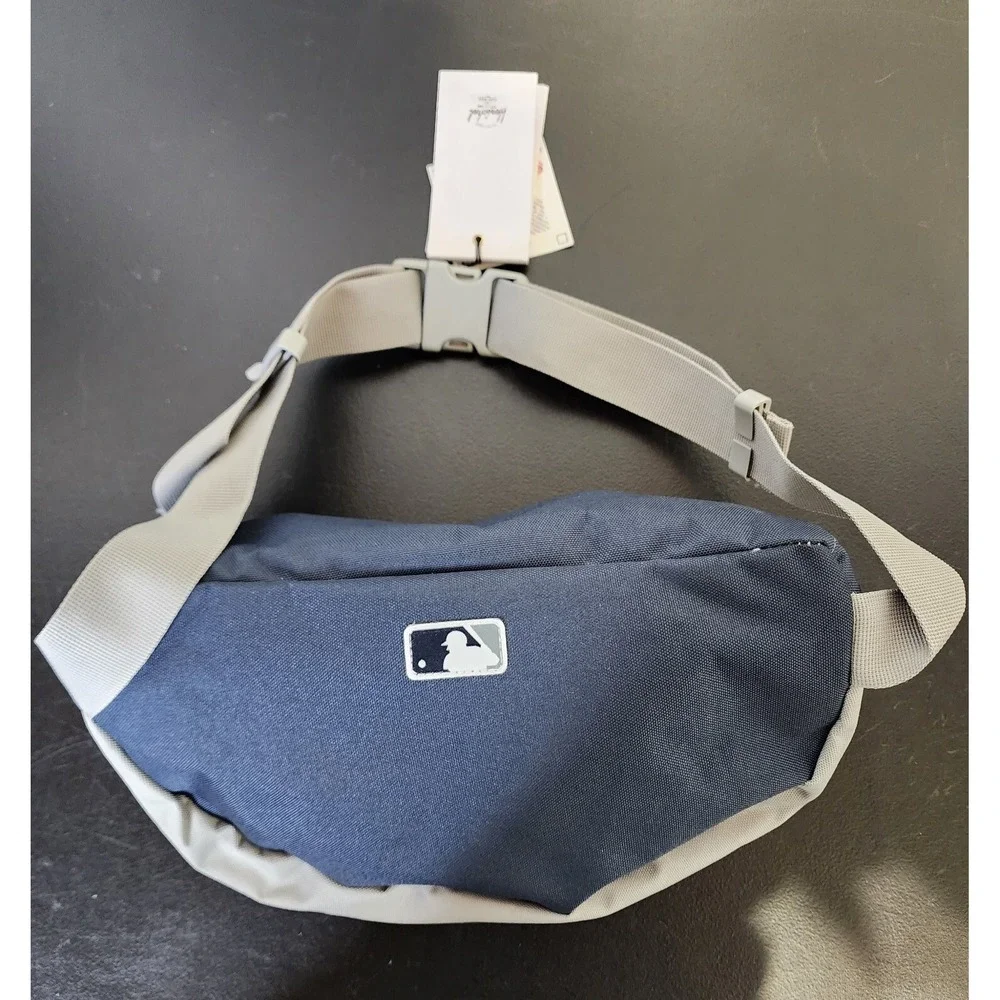 Herschel New York‎ Yankees Herschel Supply Co. Outfield Sixteen Hip Travel Pack